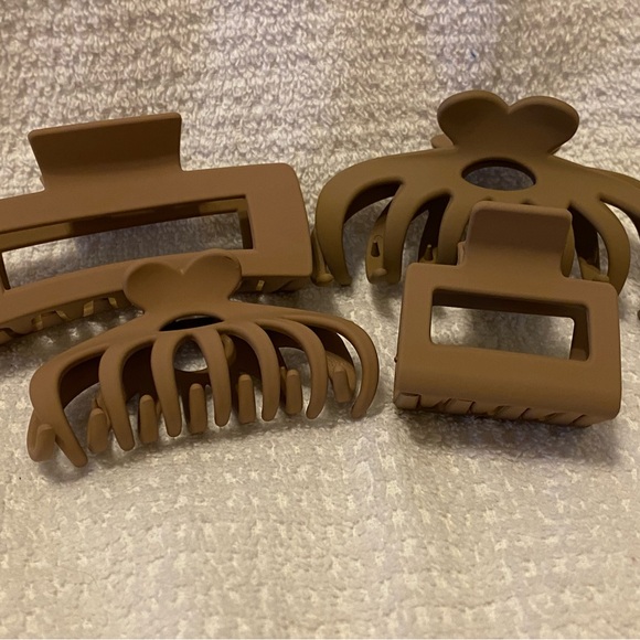 Hair Clips - Picture 4 of 4